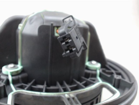 MOTEUR VENTILATEUR CHAUFFAGE B.M.W. SERIE 1