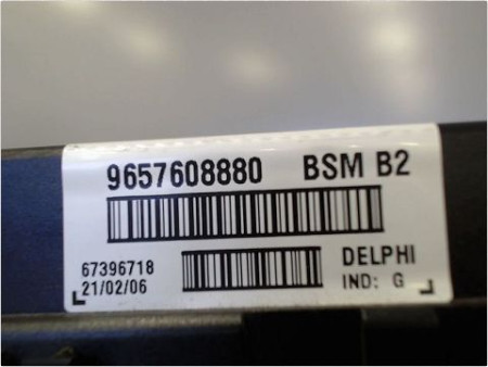BOITE A FUSIBLES PEUGEOT 206