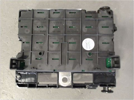 BOITE A FUSIBLES PEUGEOT 206