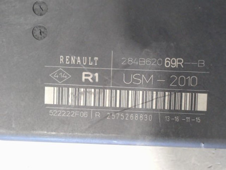BOITE A FUSIBLES RENAULT MEGANE
