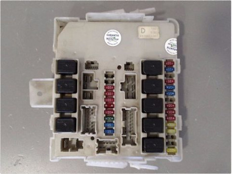 BOITE A FUSIBLES NISSAN NAVARA PICKUP DBL CAB. 05-10