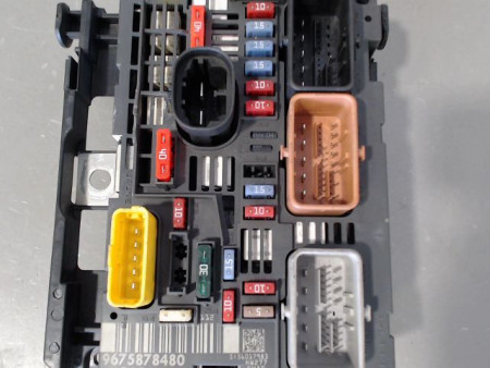 BOITE A FUSIBLES PEUGEOT 308