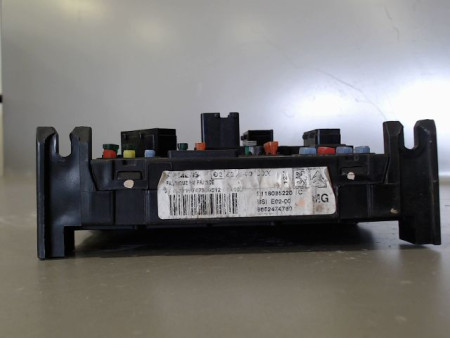 BOITIER GESTION HABITACLE PEUGEOT 206