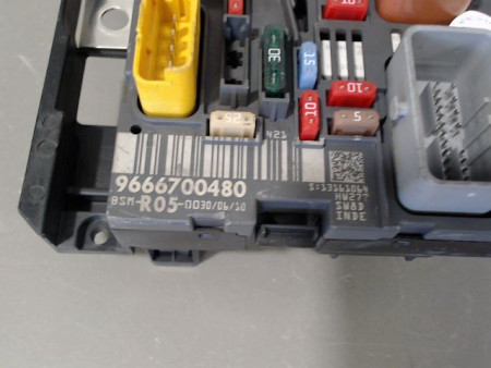 BOITE A FUSIBLES CITROEN C4