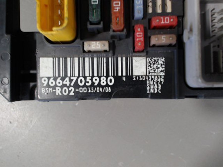 BOITE A FUSIBLES CITROEN C4