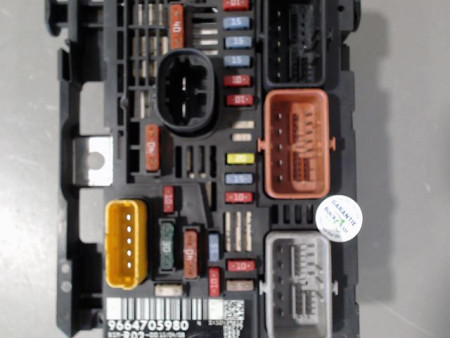 BOITE A FUSIBLES CITROEN C4