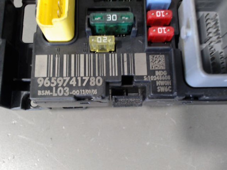 BOITE A FUSIBLES CITROEN C3