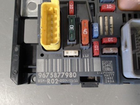 BOITE A FUSIBLES CITROEN C4