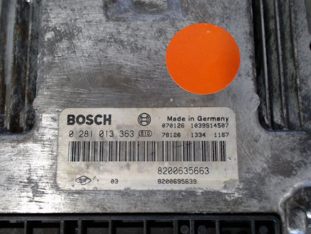 CALCULATEUR MOTEUR RENAULT MASTER