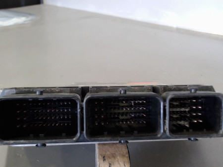 CALCULATEUR MOTEUR RENAULT MASTER