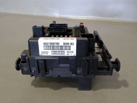 BOITE A FUSIBLES PEUGEOT 307
