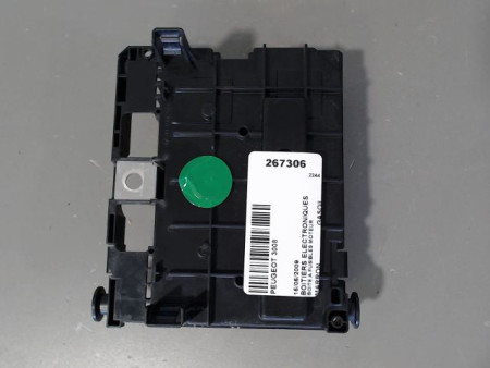 BOITE A FUSIBLES PEUGEOT 3008
