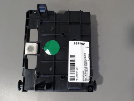 BOITE A FUSIBLES PEUGEOT 207