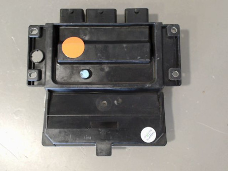 CALCULATEUR MOTEUR RENAULT CLIO