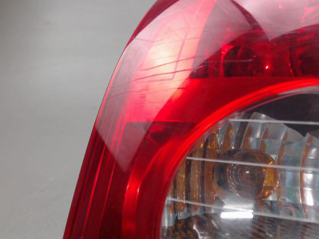 FEU ARRIERE GAUCHE  RENAULT CLIO