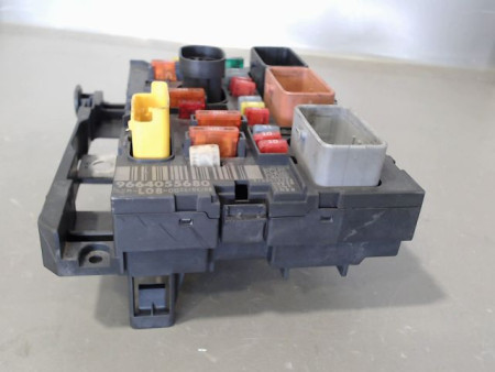 BOITE A FUSIBLES CITROEN C4