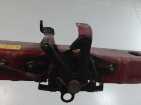TRAVERSE SUPERIEURE ARMATURE AVANT NISSAN MICRA