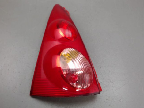 FEU ARRIERE GAUCHE  PEUGEOT 107