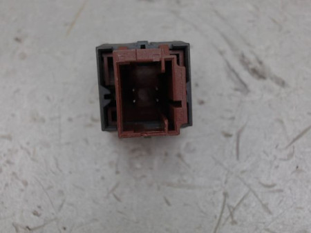 BOUTON DE WARNING PEUGEOT 207