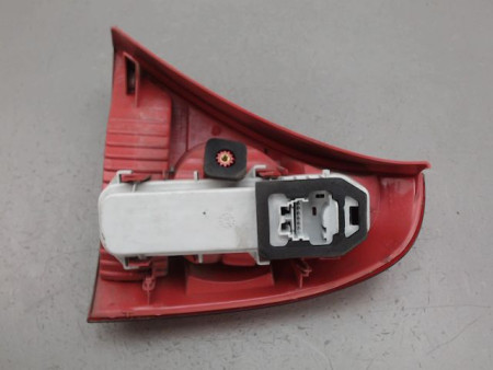 FEU ARRIERE GAUCHE  RENAULT CLIO
