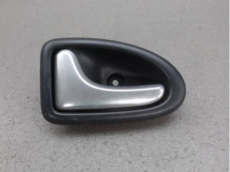 POIGNEE INTERIEURE PORTE AVANT GAUCHE RENAULT CLIO