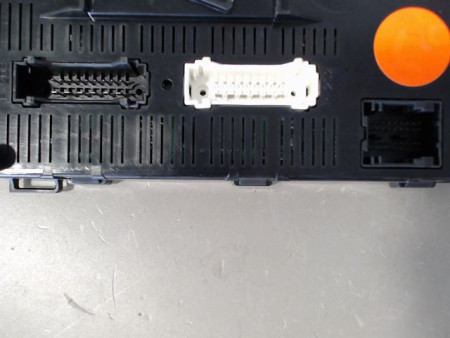 BOITIER GESTION HABITACLE RENAULT CLIO