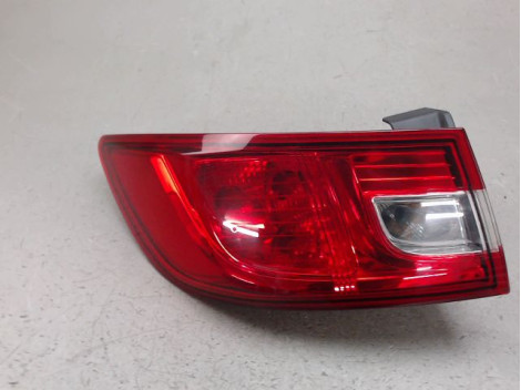 FEU ARRIERE GAUCHE  RENAULT CLIO