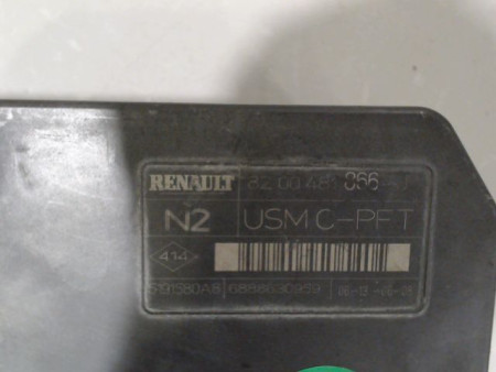 BOITE A FUSIBLES RENAULT MEGANE