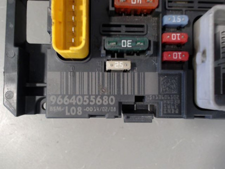 BOITE A FUSIBLES CITROEN C4