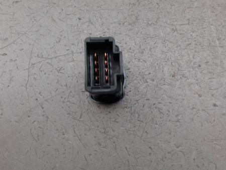 BOUTON DE WARNING DACIA SANDERO