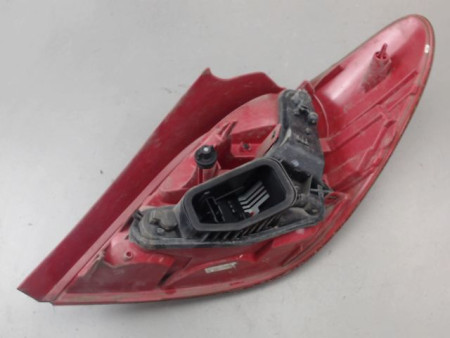 FEU ARRIERE GAUCHE  PEUGEOT 207
