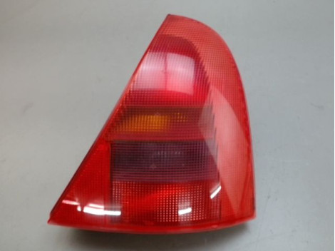 FEU ARRIERE DROIT RENAULT CLIO