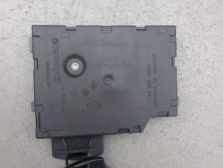 LECTEUR DE CARTE RENAULT CLIO