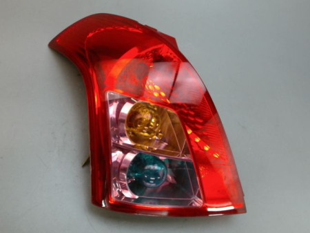 FEU ARRIERE GAUCHE  SUZUKI SWIFT