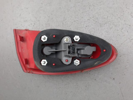 FEU ARRIERE DROIT ALFA ROMEO 147