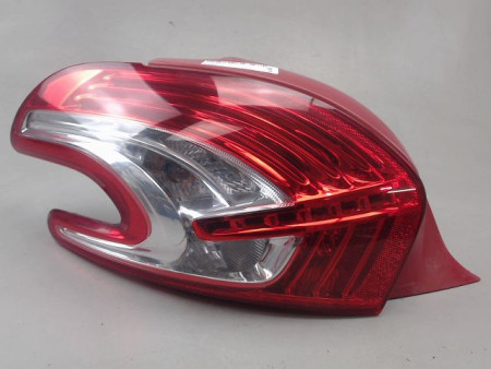 FEU ARRIERE GAUCHE  PEUGEOT 208