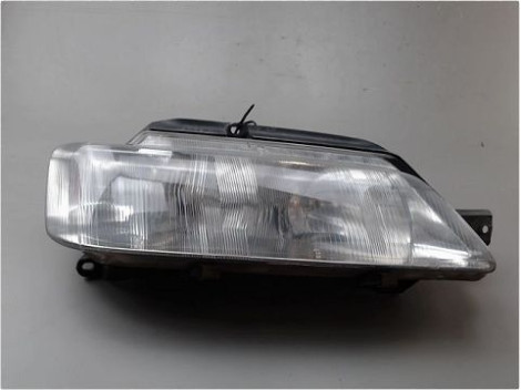 PHARE DROIT PEUGEOT 605