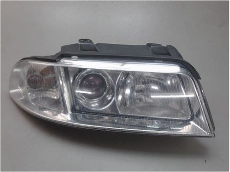 PHARE DROIT AUDI A4