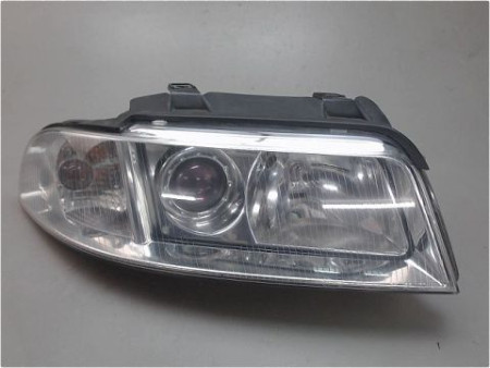 PHARE DROIT AUDI A4