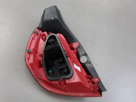 FEU ARRIERE DROIT RENAULT CLIO