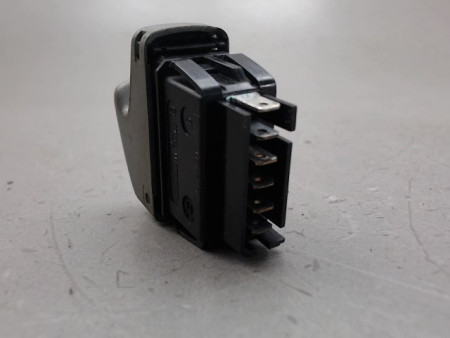 COMMANDE LEVE-GLACE PORTE AVD RENAULT TWINGO