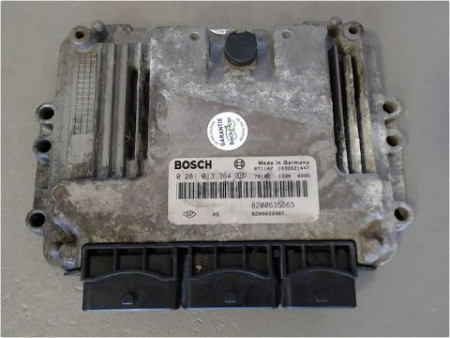 CALCULATEUR MOTEUR RENAULT MASTER