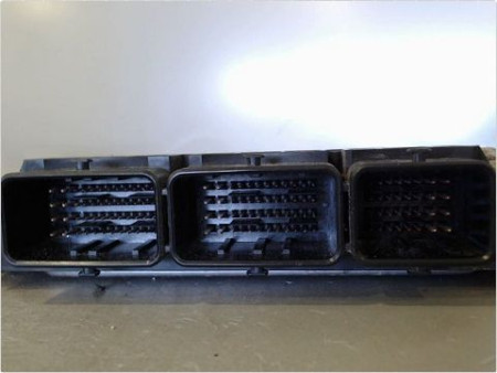 CALCULATEUR MOTEUR RENAULT MASTER
