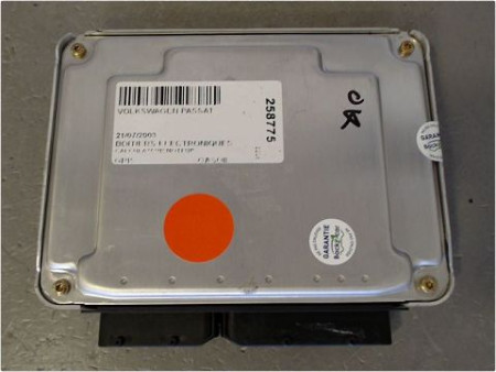 CALCULATEUR MOTEUR VOLKSWAGEN PASSAT