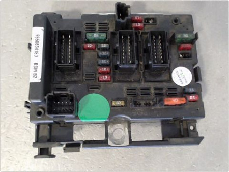 BOITE A FUSIBLES PEUGEOT 307
