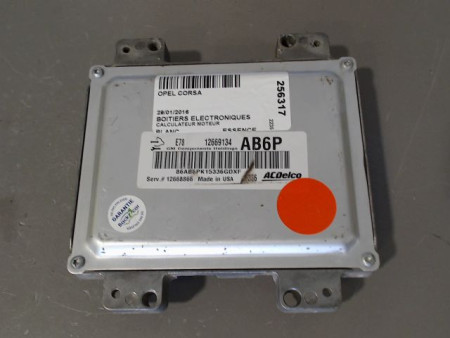 CALCULATEUR MOTEUR OPEL CORSA