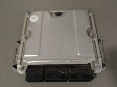 CALCULATEUR MOTEUR RENAULT MASTER