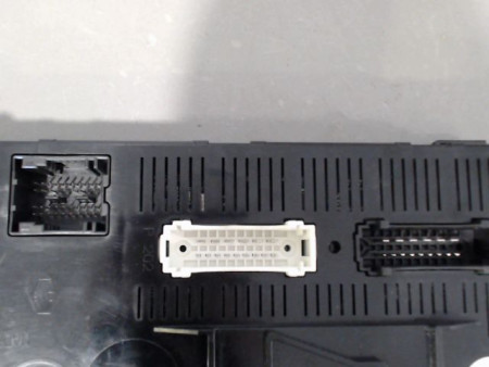 BOITIER GESTION HABITACLE RENAULT CLIO