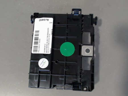 BOITE A FUSIBLES PEUGEOT 5008