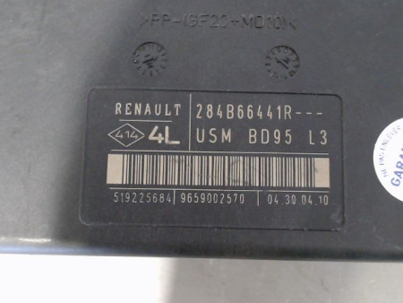 BOITE A FUSIBLES RENAULT MEGANE